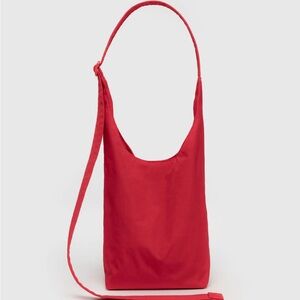 BAGGU Small Nylon Sling Bag in Candy Apple Red (NWT, $48 Retail)